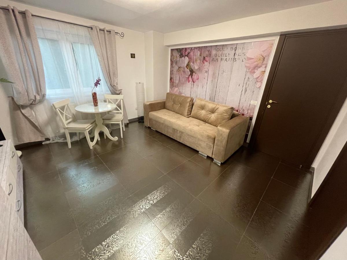 Mihaela * Mamaia